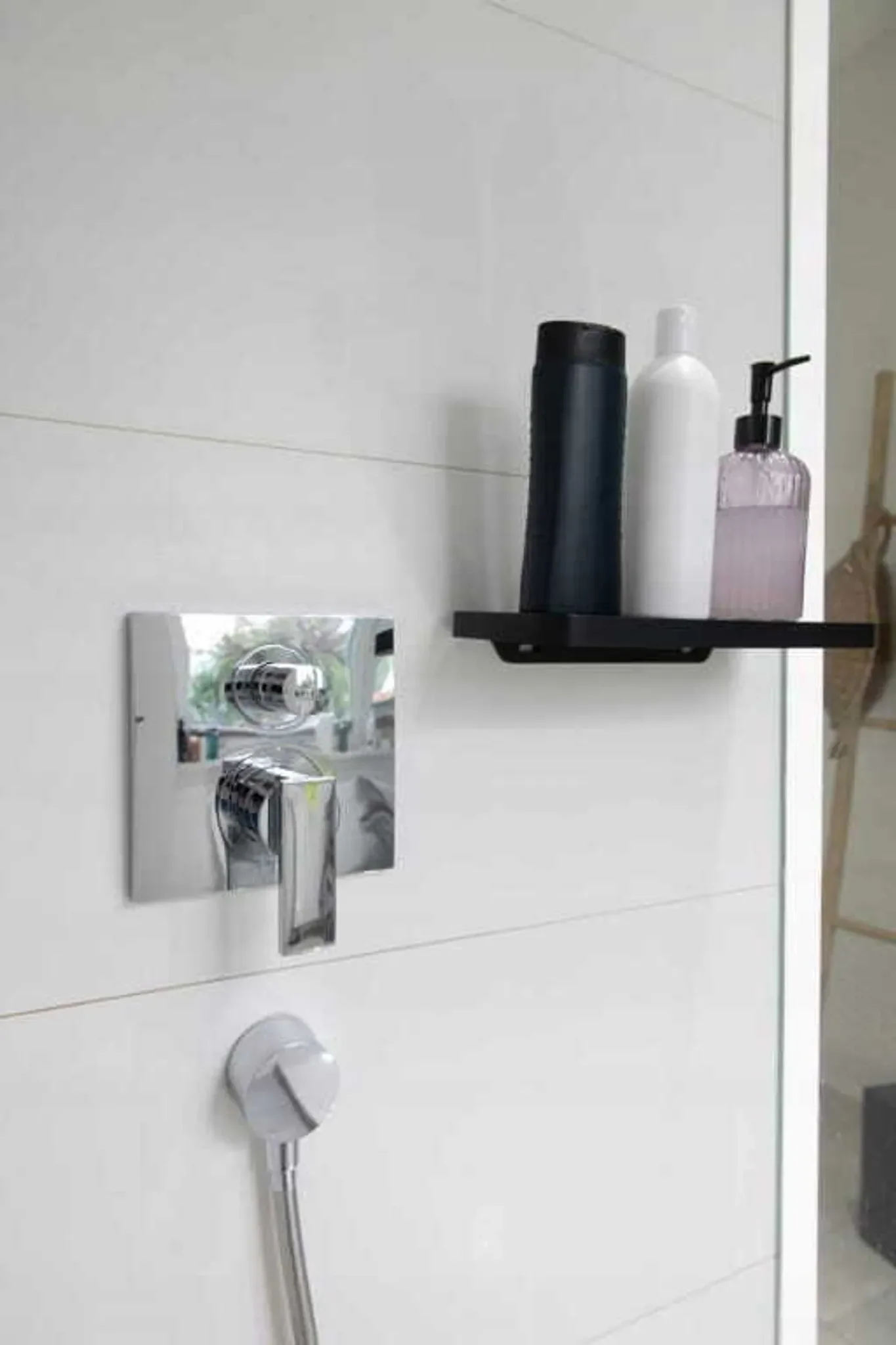 Badezimmer-Wandregal APO – Schwarz matt, 30,1 cm